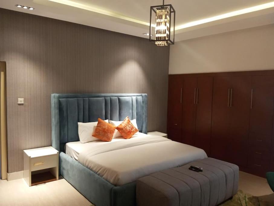 Sujimoto Residences Macdonald ลากอส ภายนอก รูปภาพ