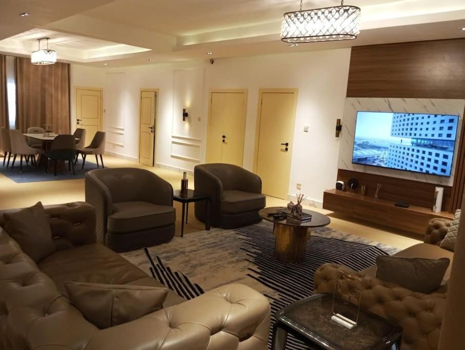 Sujimoto Residences Macdonald ลากอส ภายนอก รูปภาพ