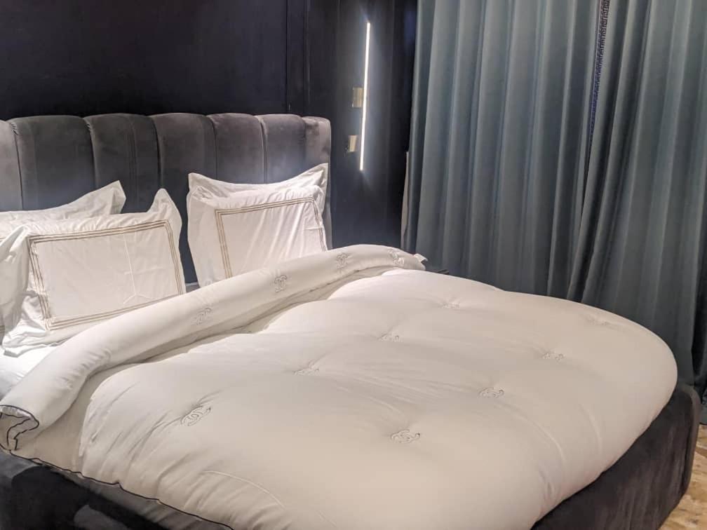 Sujimoto Residences Macdonald ลากอส ภายนอก รูปภาพ
