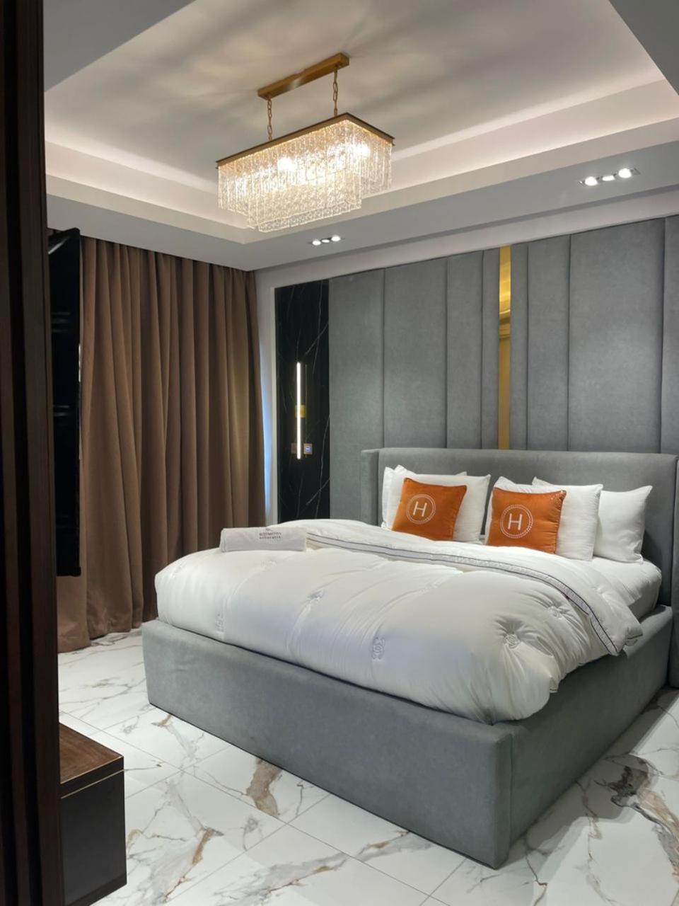 Sujimoto Residences Macdonald ลากอส ภายนอก รูปภาพ